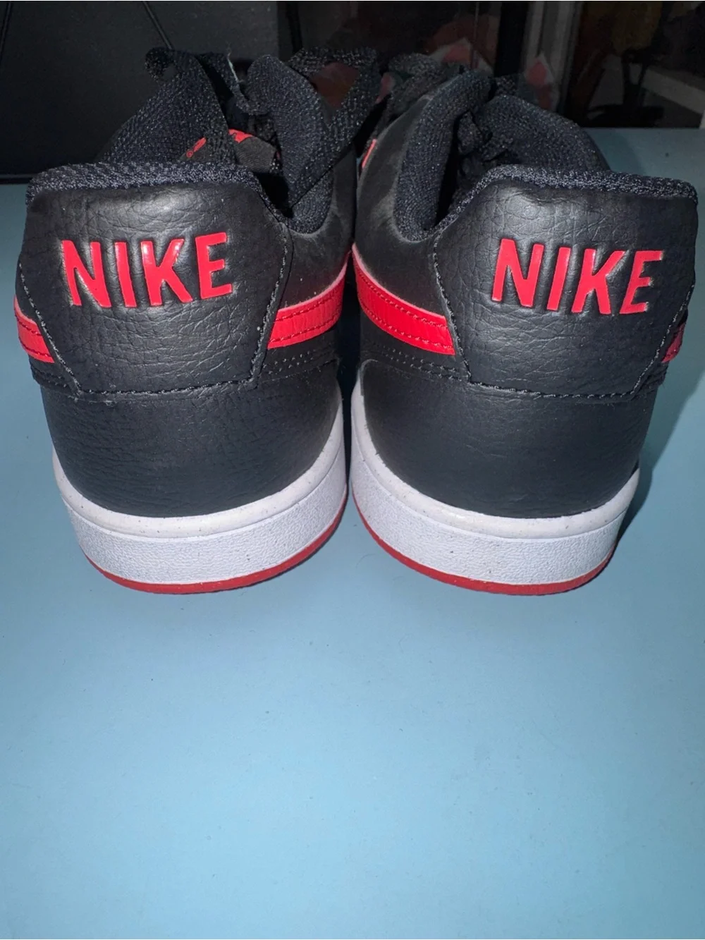Men's Black and Red Low-Top Nike Sneakers
